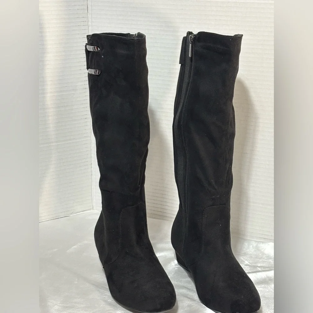 Cloudwalkers by Avenue 8.5W  Black Knee-High Women's Boots wedge heels